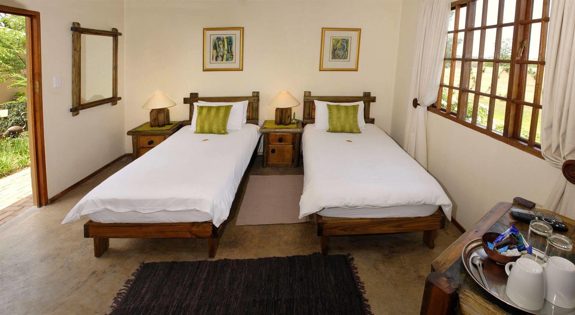 Valverde Country Hotel Lanseria Exterior photo