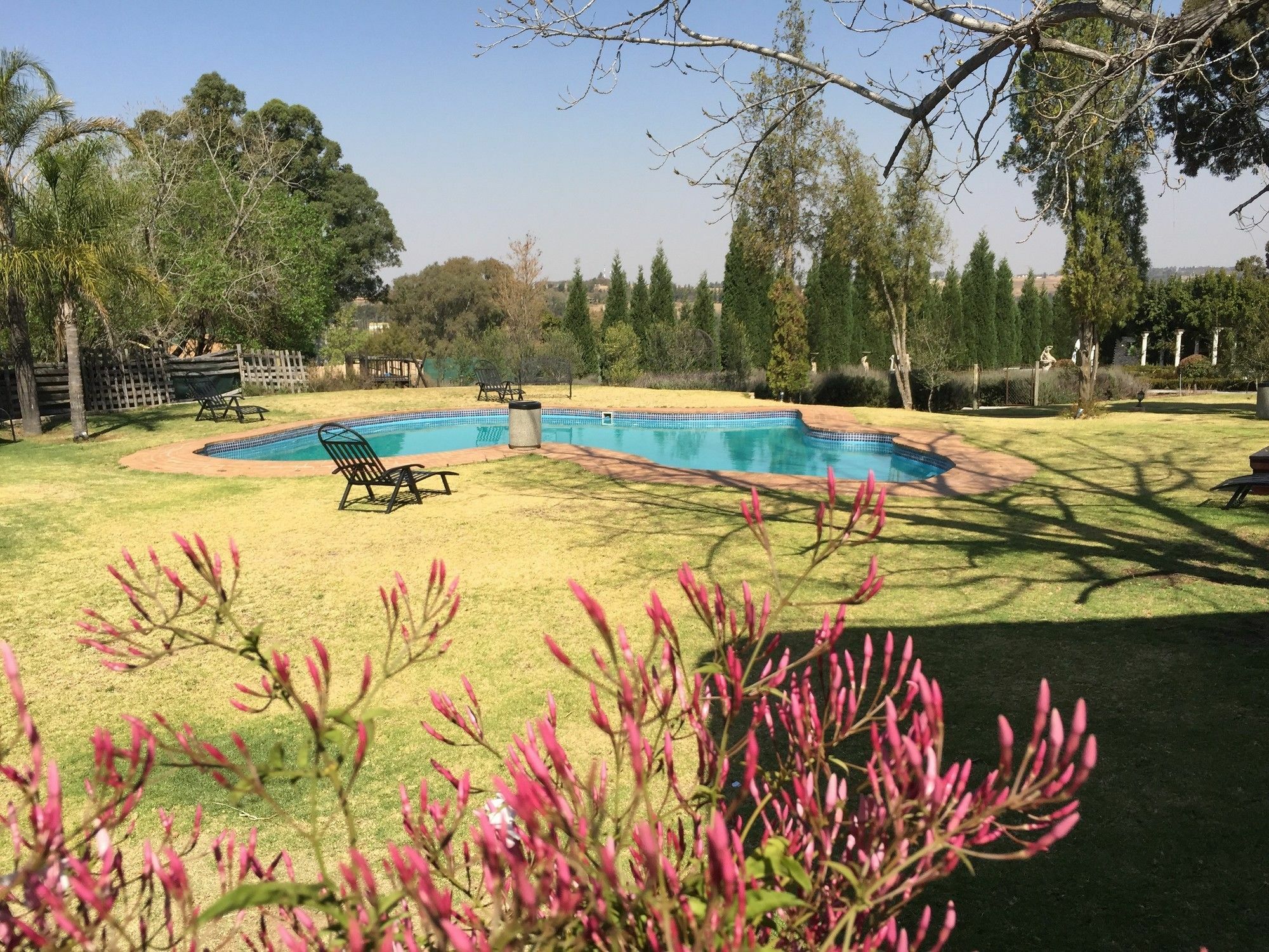 Valverde Country Hotel Lanseria Exterior photo